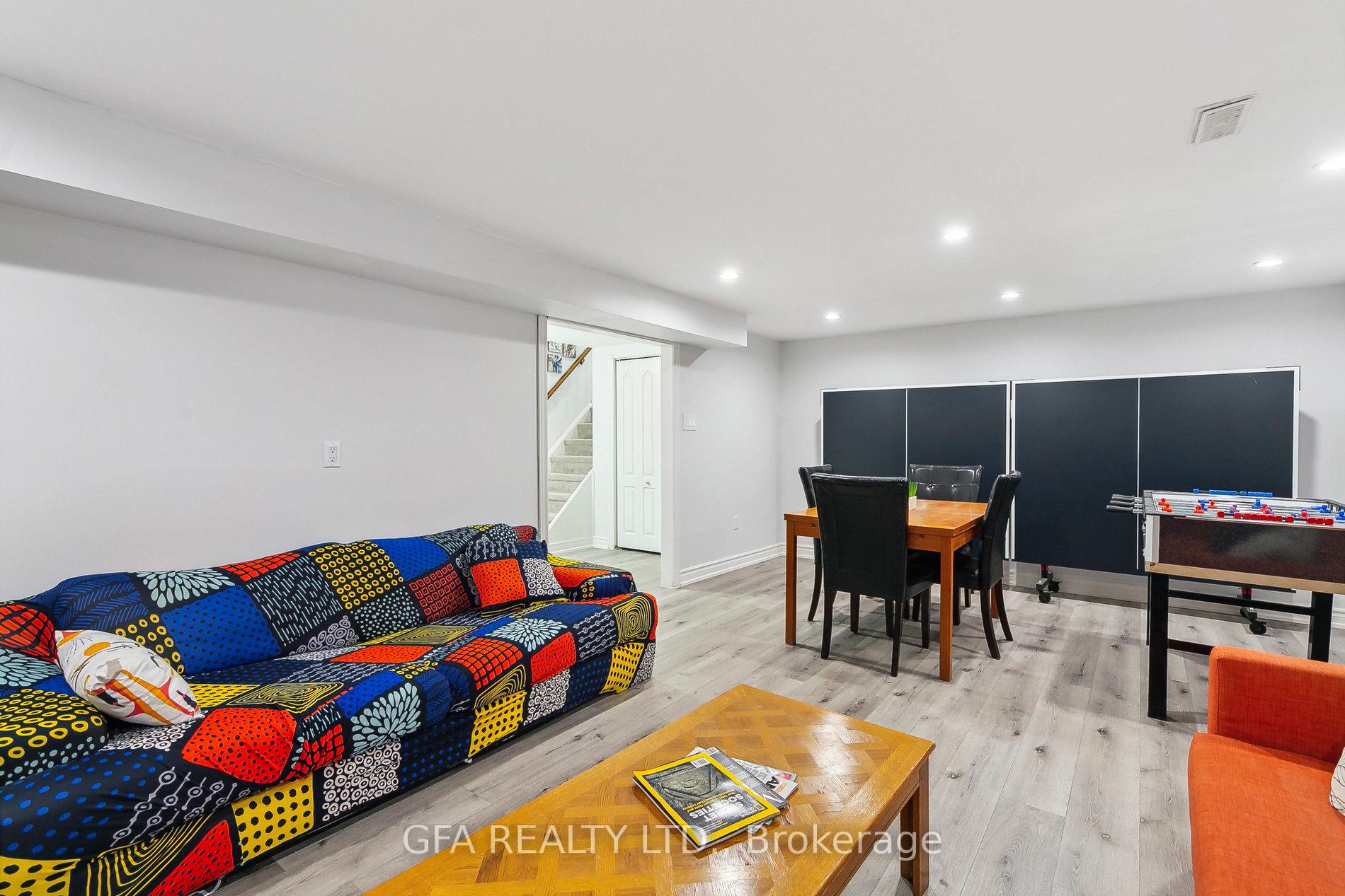Photo 37 of 8 Laurendale Avenue, Hamilton, Waterdown — HOMEH