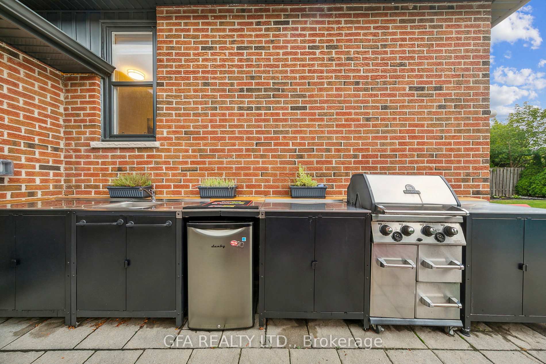 Photo 55 of 8 Laurendale Avenue, Hamilton, Waterdown — HOMEH