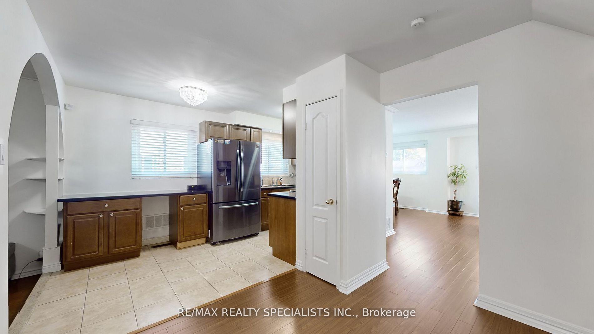 Photo 6 of 28 Abell Drive, Brampton, Madoc — HOMEH