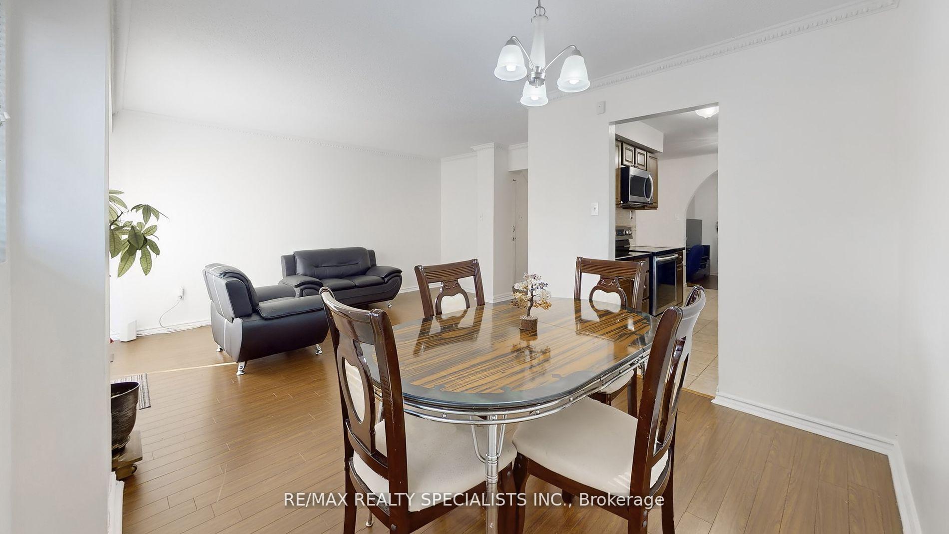 Photo 10 of 28 Abell Drive, Brampton, Madoc — HOMEH
