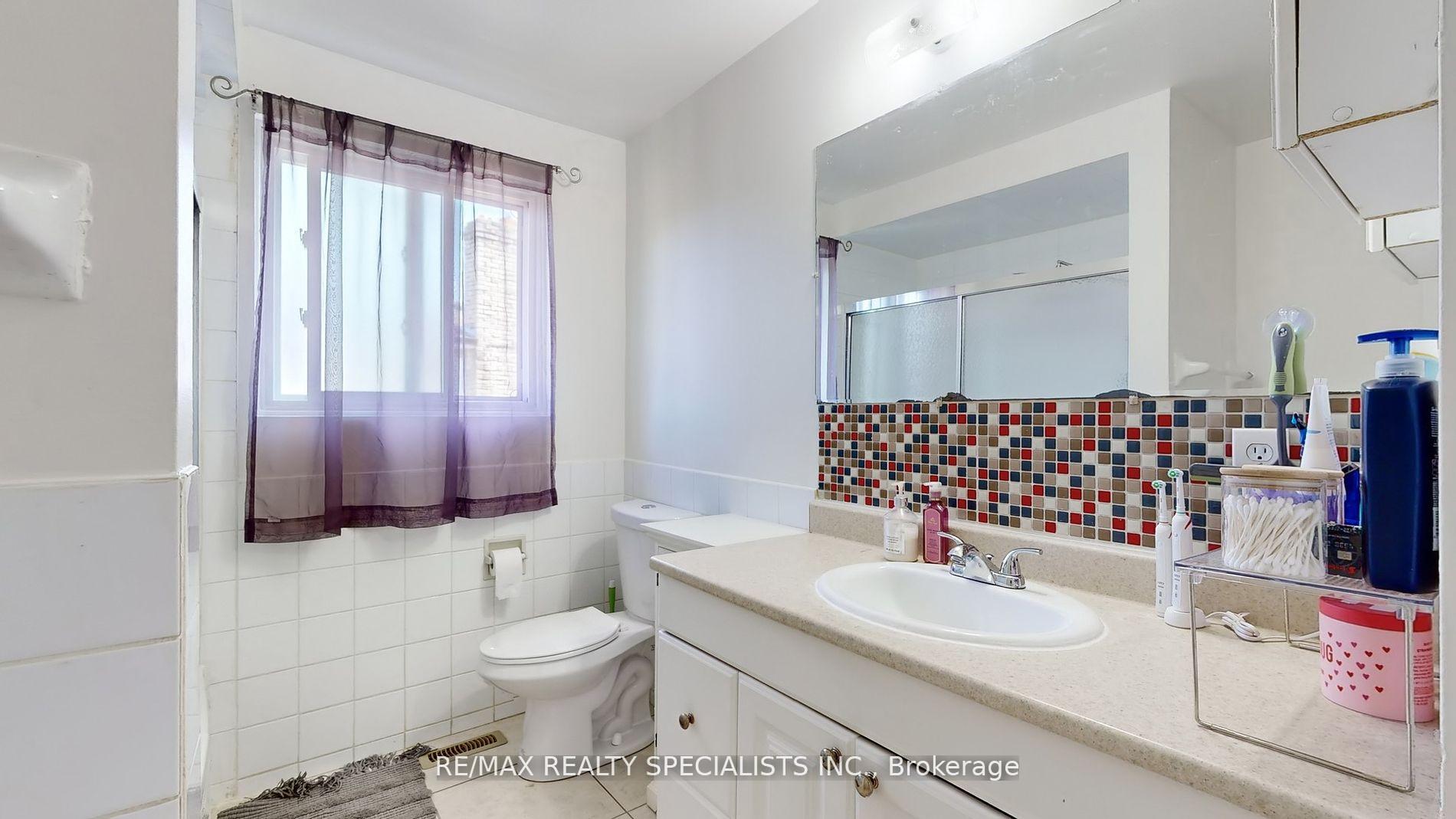 Photo 12 of 28 Abell Drive, Brampton, Madoc — HOMEH