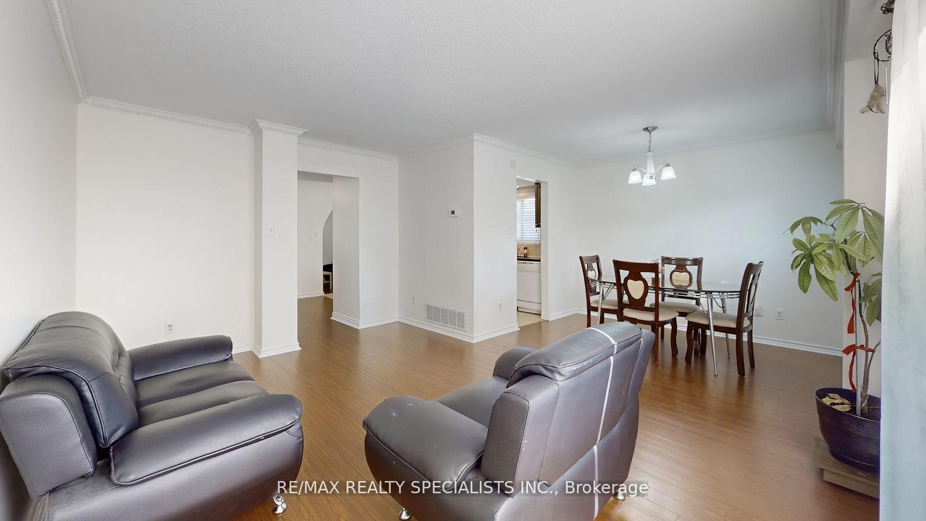 Photo 13 of 28 Abell Drive, Brampton, Madoc — HOMEH