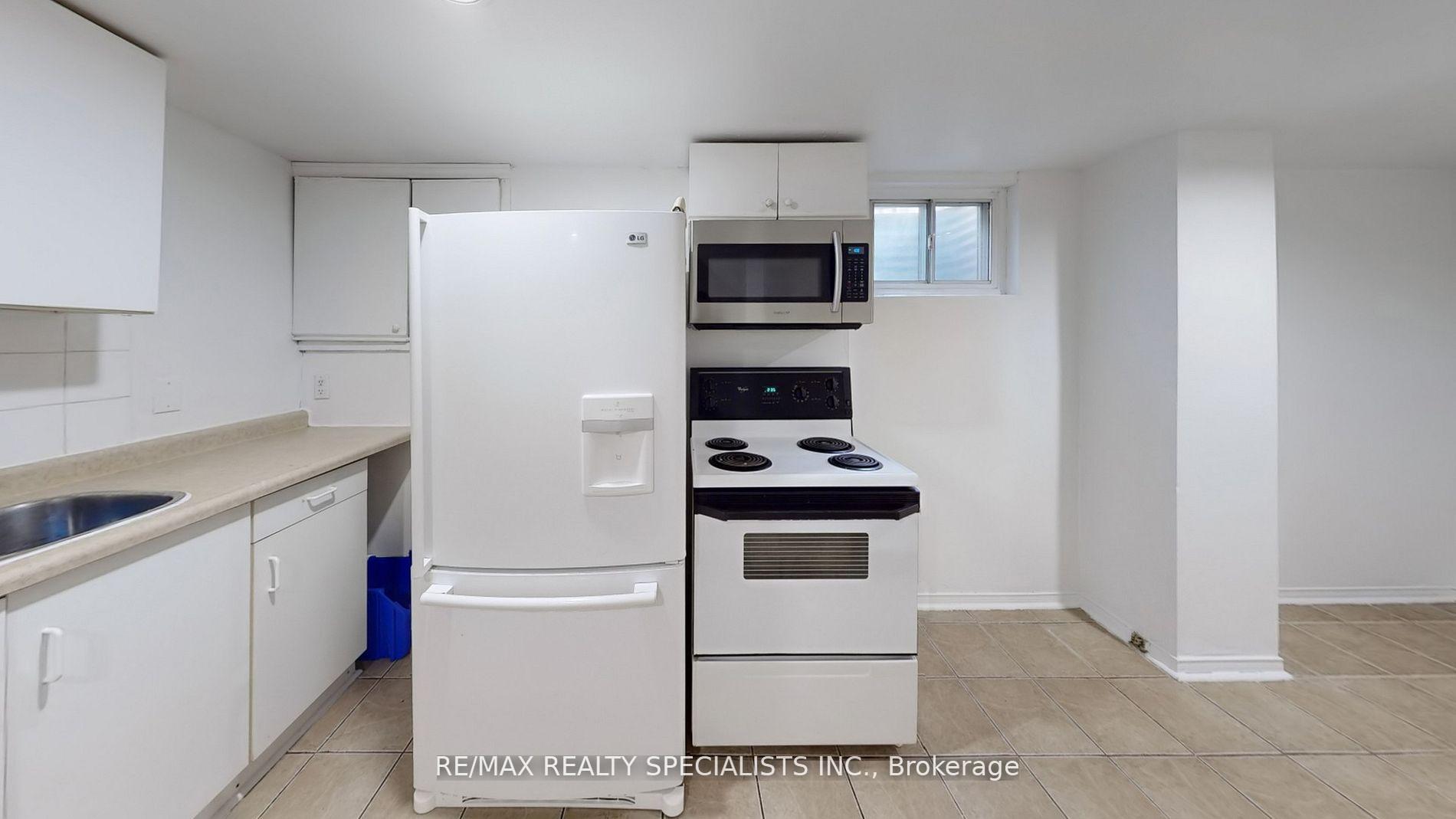 Photo 21 of 28 Abell Drive, Brampton, Madoc — HOMEH