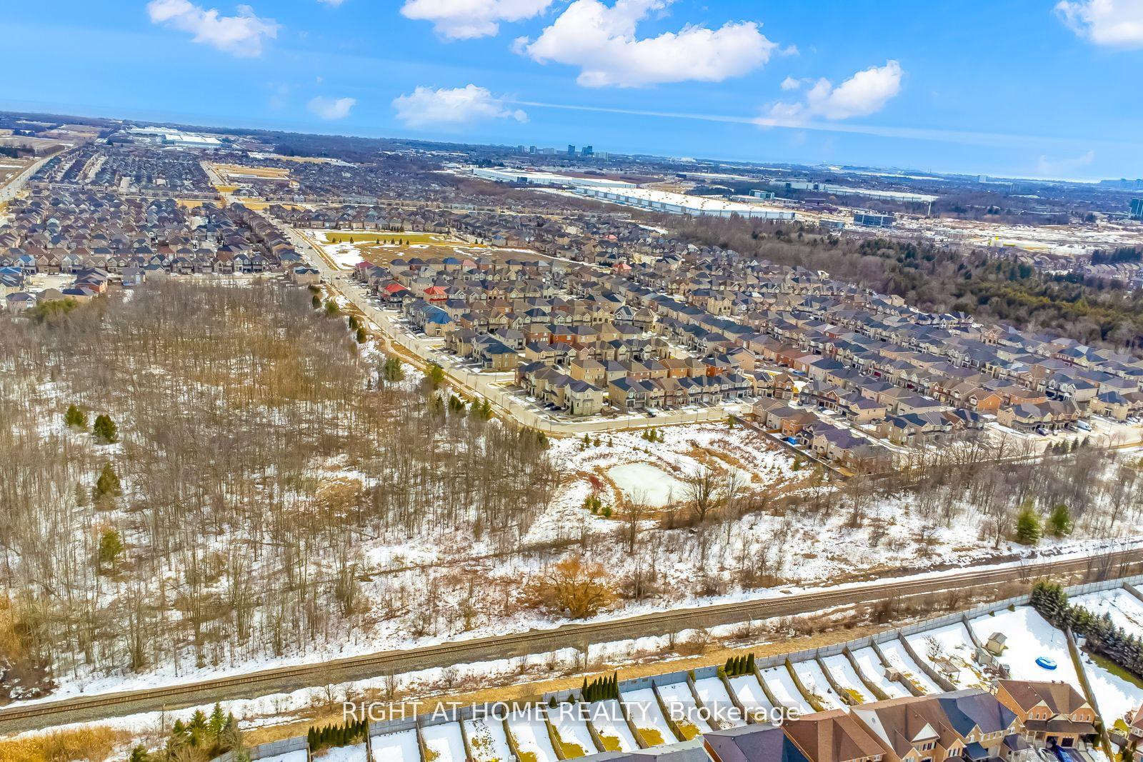 Photo 3 of 36 Snowling Drive, Ajax, Northeast Ajax — HOMEH