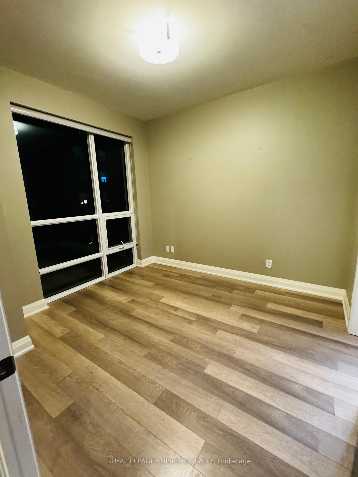 Photo 6 of Unit 405, 111 Worsley Street, Barrie, City Centre — HOMEH