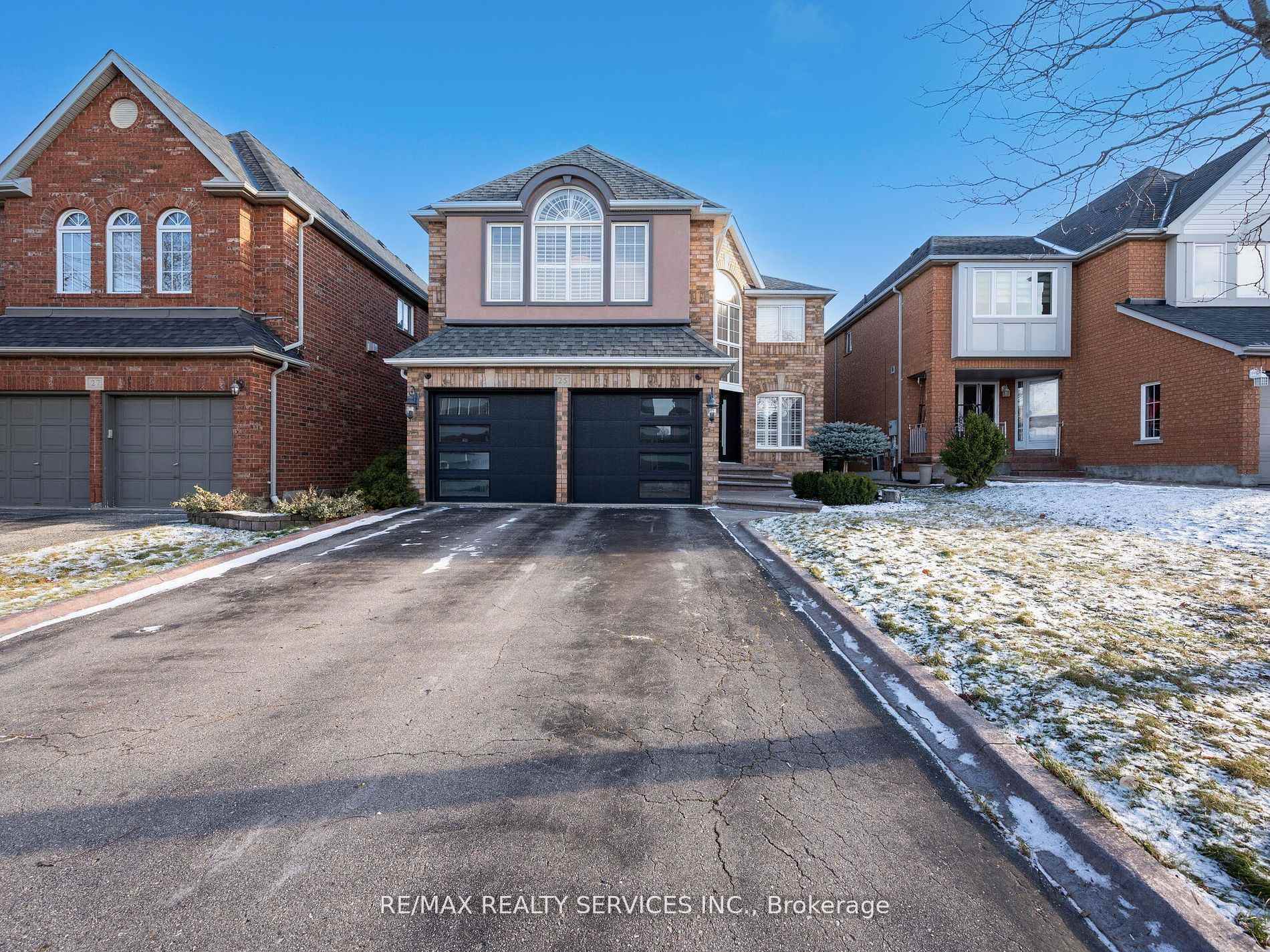 Photo 2 of 25 Ribbon Drive, Brampton, Sandringham-Wellington — HOMEH