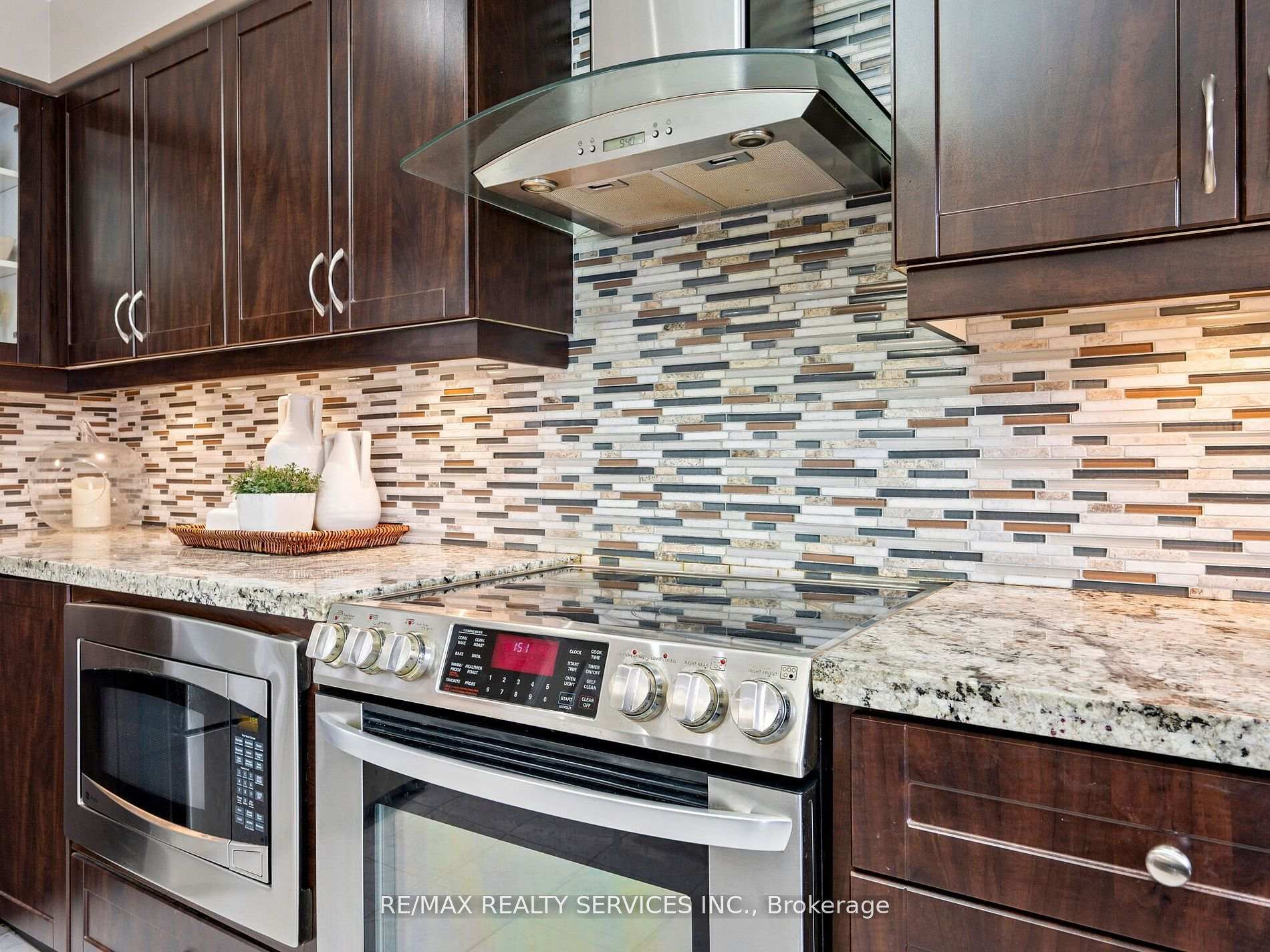 Photo 17 of 25 Ribbon Drive, Brampton, Sandringham-Wellington — HOMEH