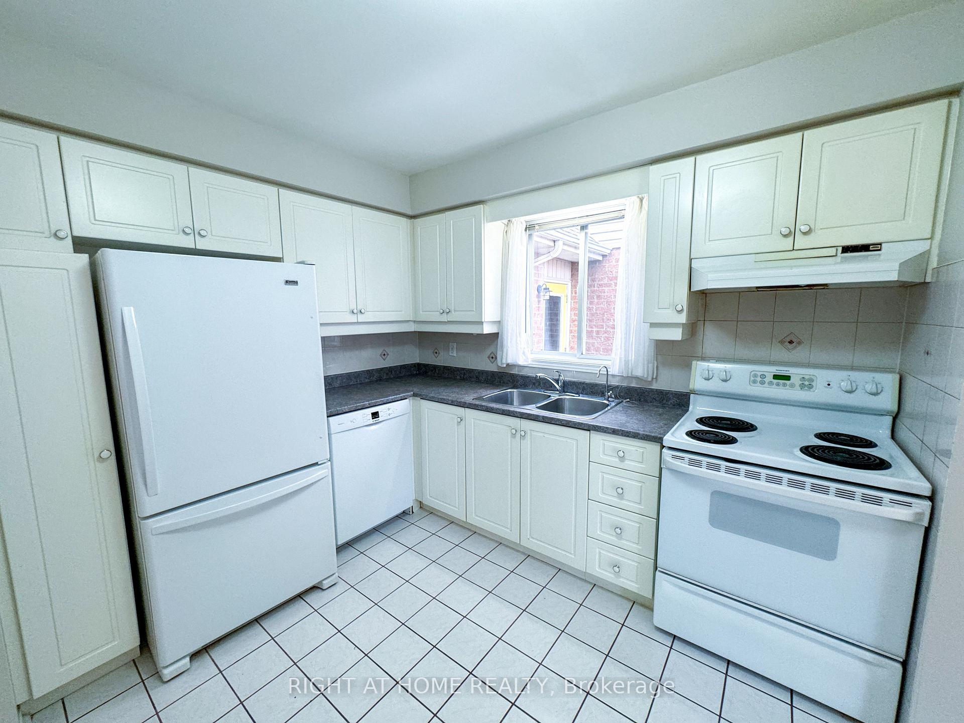 Photo 11 of 60 Westland Street, St. Catharines, Rykert/Vansickle — HOMEH