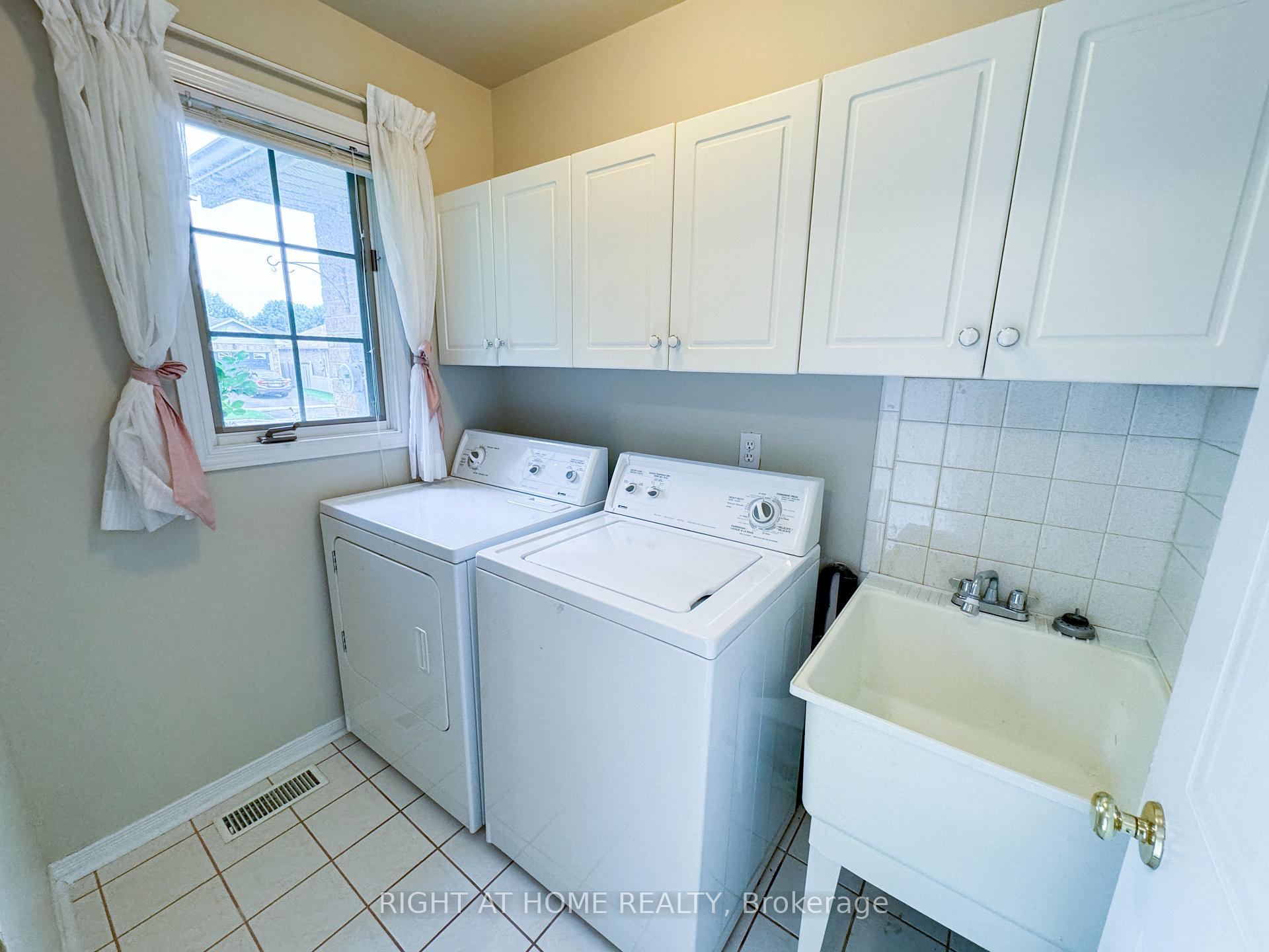 Photo 14 of 60 Westland Street, St. Catharines, Rykert/Vansickle — HOMEH