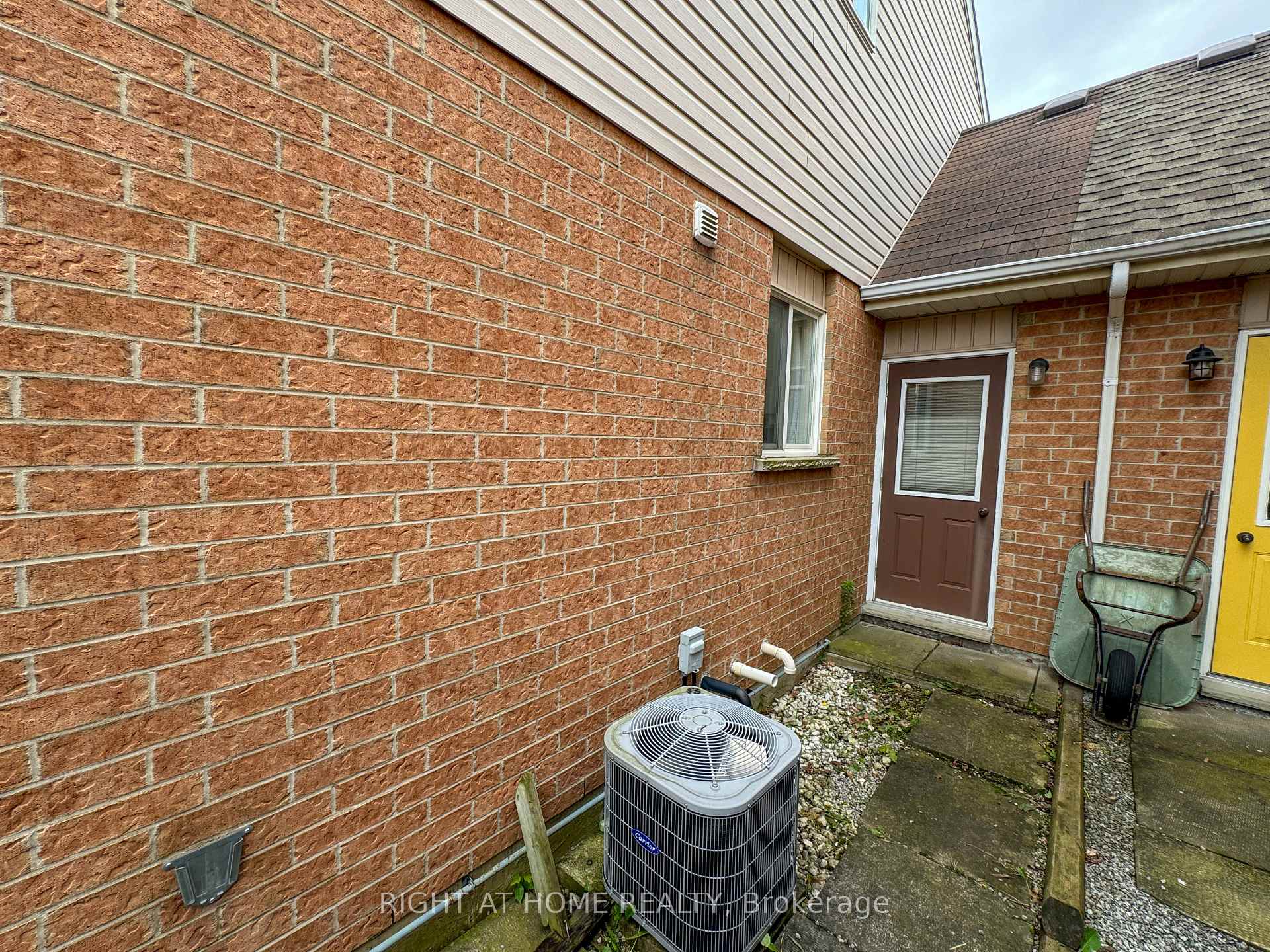 Photo 20 of 60 Westland Street, St. Catharines, Rykert/Vansickle — HOMEH