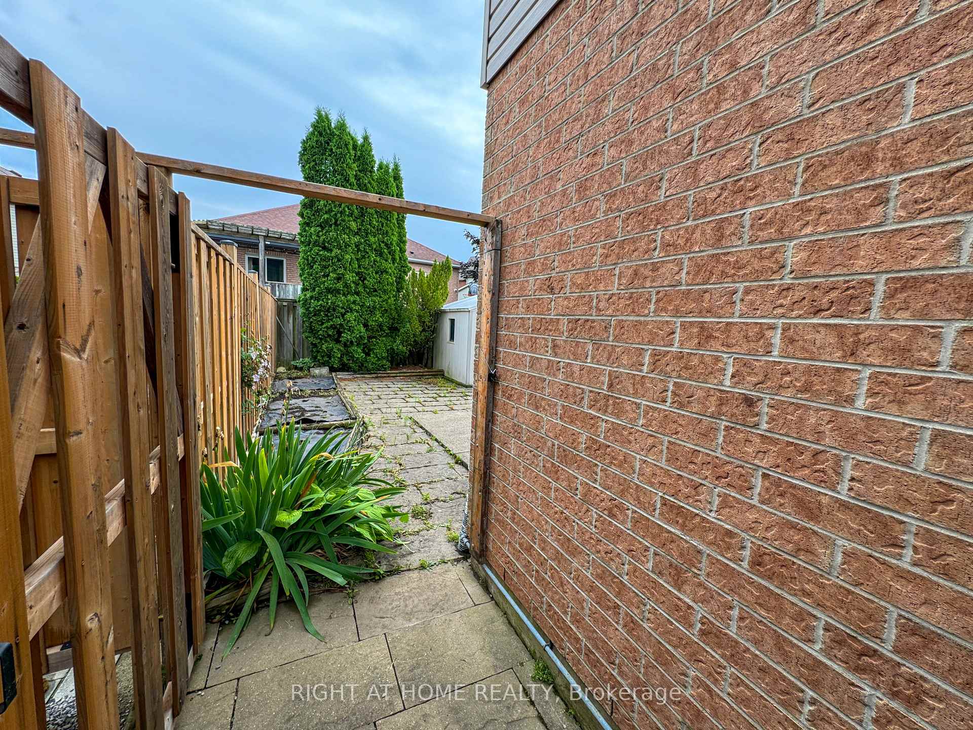 Photo 21 of 60 Westland Street, St. Catharines, Rykert/Vansickle — HOMEH