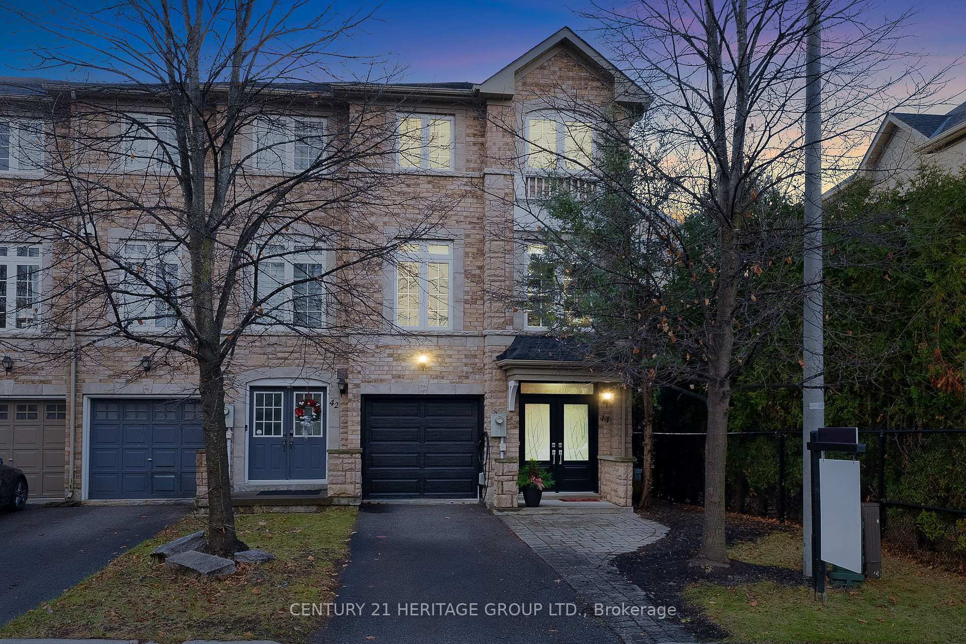 Photo 1 of 44 Burgon Place, Aurora, Aurora Village — HOMEH