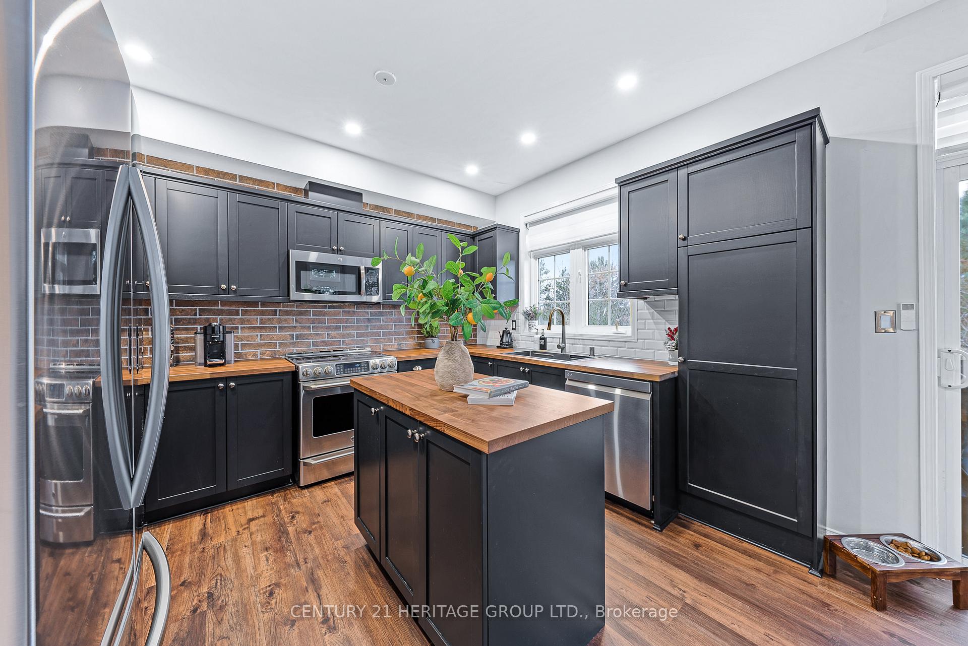 Photo 7 of 44 Burgon Place, Aurora, Aurora Village — HOMEH
