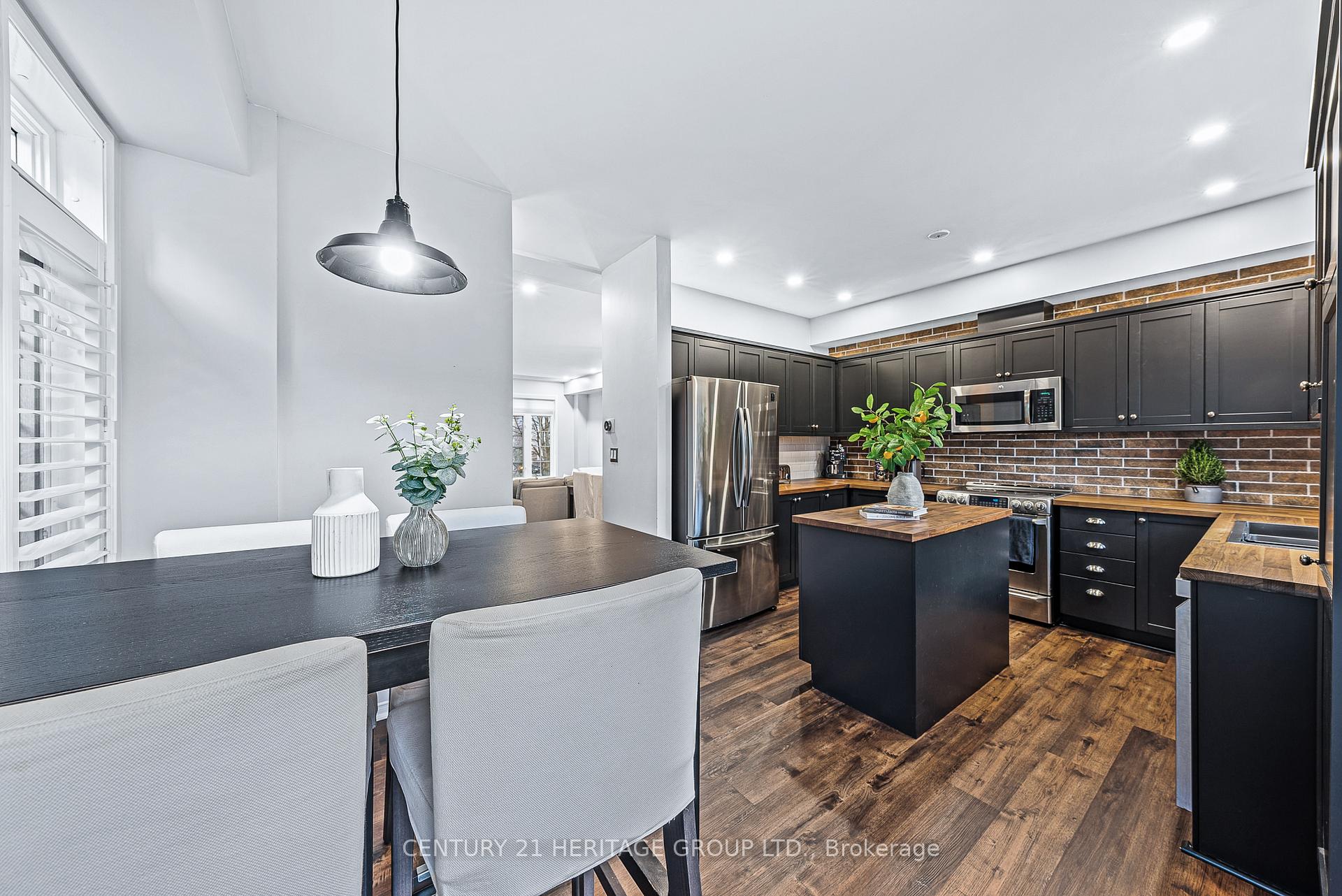 Photo 13 of 44 Burgon Place, Aurora, Aurora Village — HOMEH