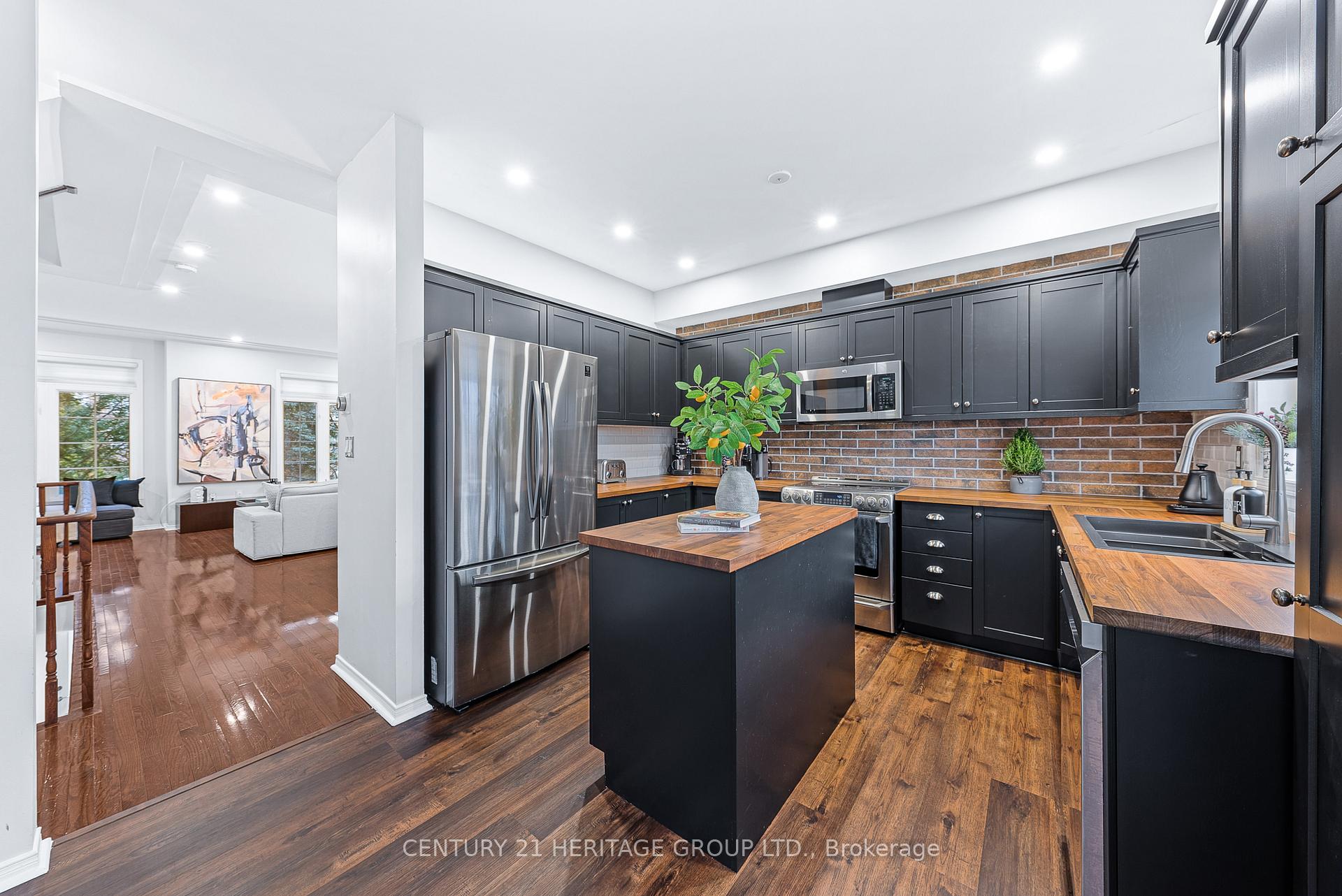 Photo 14 of 44 Burgon Place, Aurora, Aurora Village — HOMEH