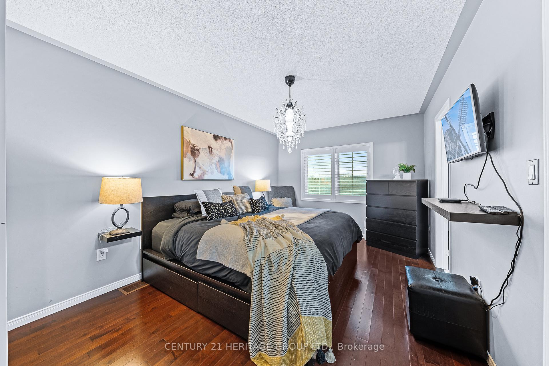 Photo 21 of 44 Burgon Place, Aurora, Aurora Village — HOMEH