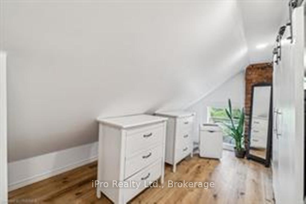 Photo 10 of 491 Ferguson Avenue N, Hamilton, North End — HOMEH