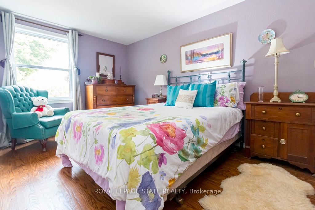 Photo 4 of 90 Robinhood Drive, Hamilton, Dundas — HOMEH
