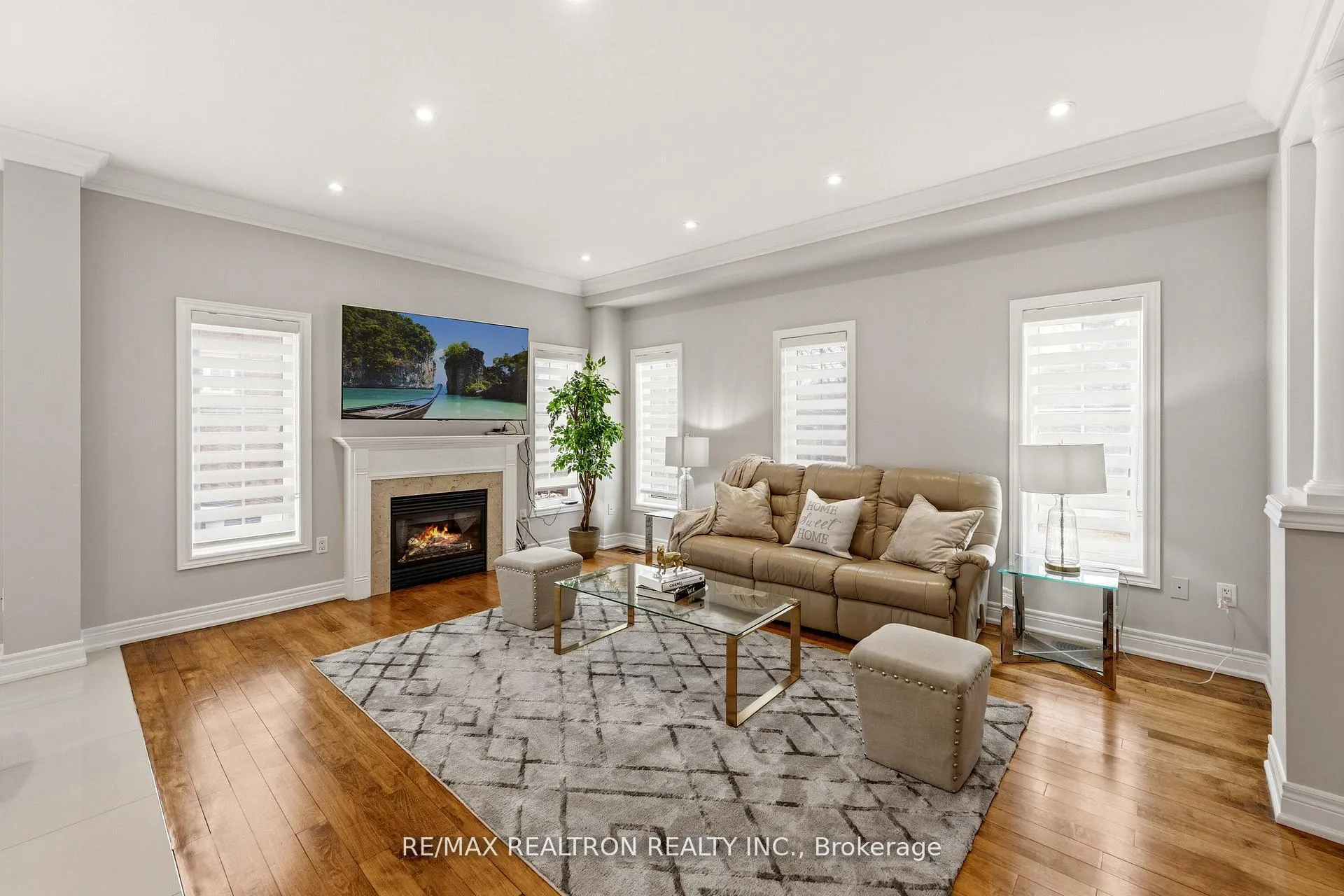 Photo 9 of 2 Daniel Bram Drive, Vaughan, Patterson — HOMEH