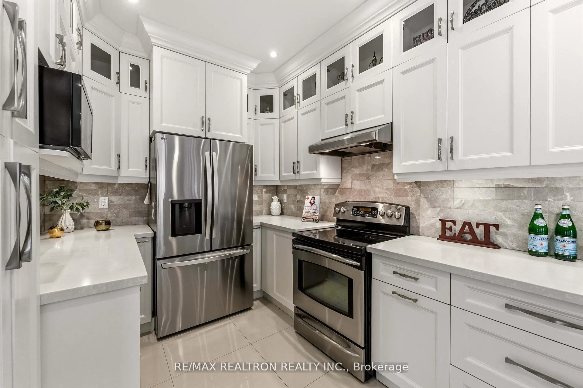 Photo 14 of 2 Daniel Bram Drive, Vaughan, Patterson — HOMEH