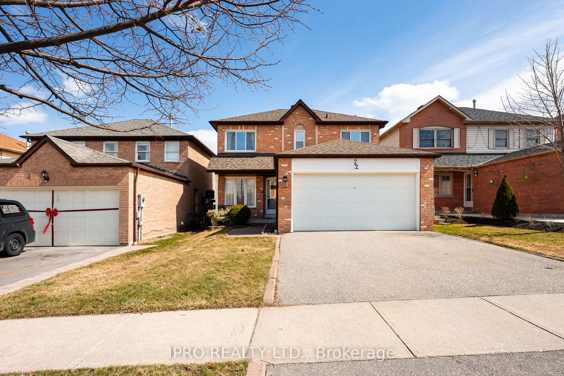 Photo 3 of 72 Newdale Place, Brampton, Westgate — HOMEH