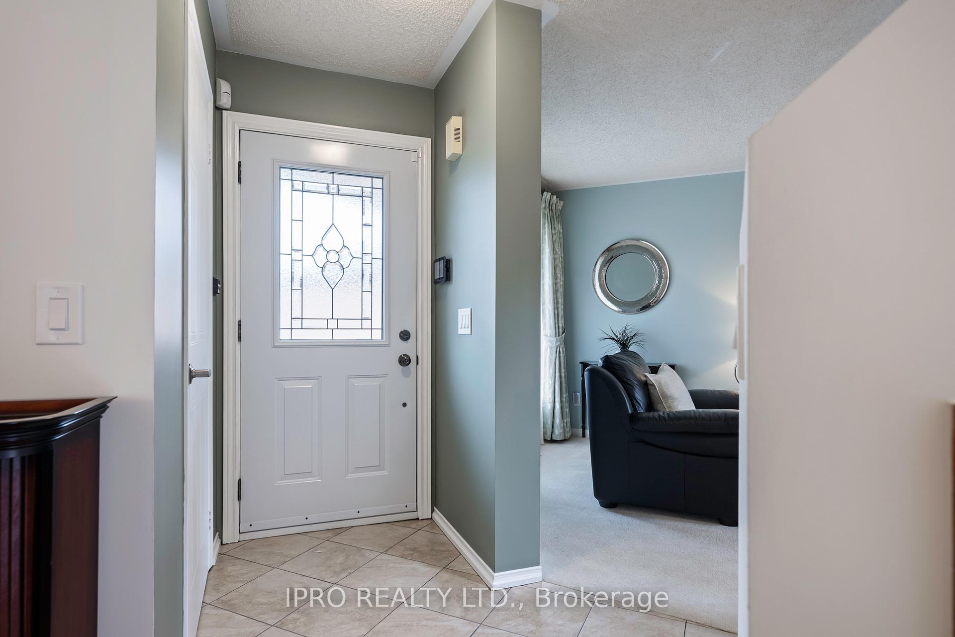 Photo 4 of 72 Newdale Place, Brampton, Westgate — HOMEH