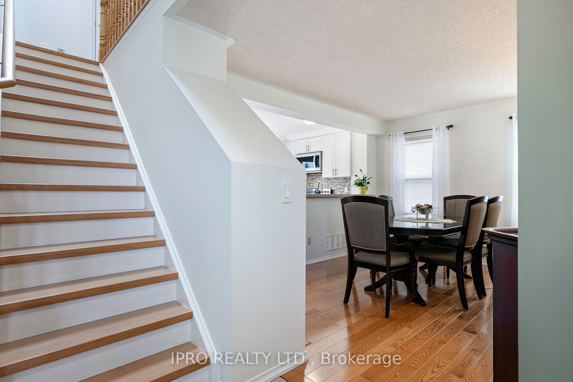 Photo 5 of 72 Newdale Place, Brampton, Westgate — HOMEH