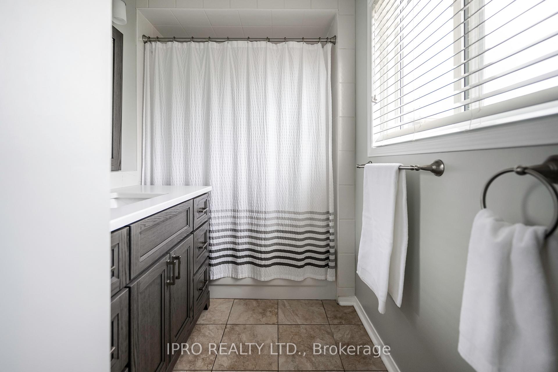 Photo 68 of 72 Newdale Place, Brampton, Westgate — HOMEH