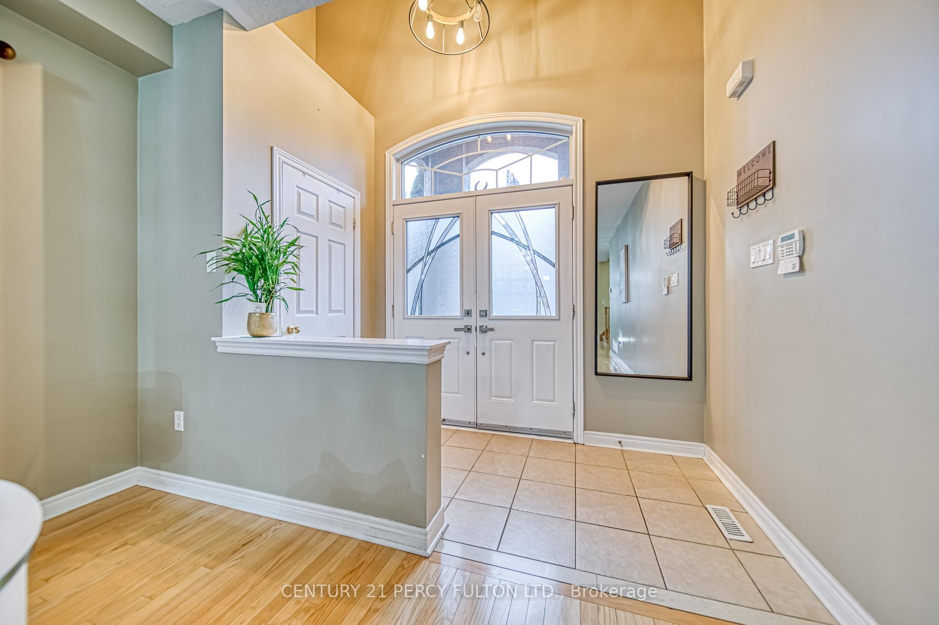 Photo 2 of 31 Watsonbrook Drive, Brampton, Sandringham-Wellington — HOMEH