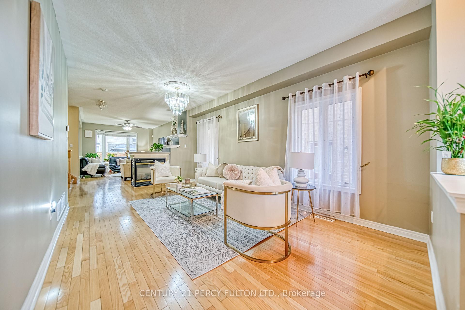 Photo 3 of 31 Watsonbrook Drive, Brampton, Sandringham-Wellington — HOMEH