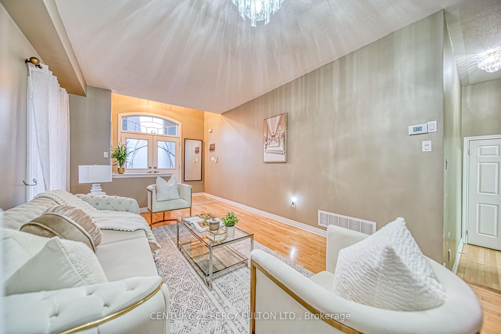 Photo 4 of 31 Watsonbrook Drive, Brampton, Sandringham-Wellington — HOMEH