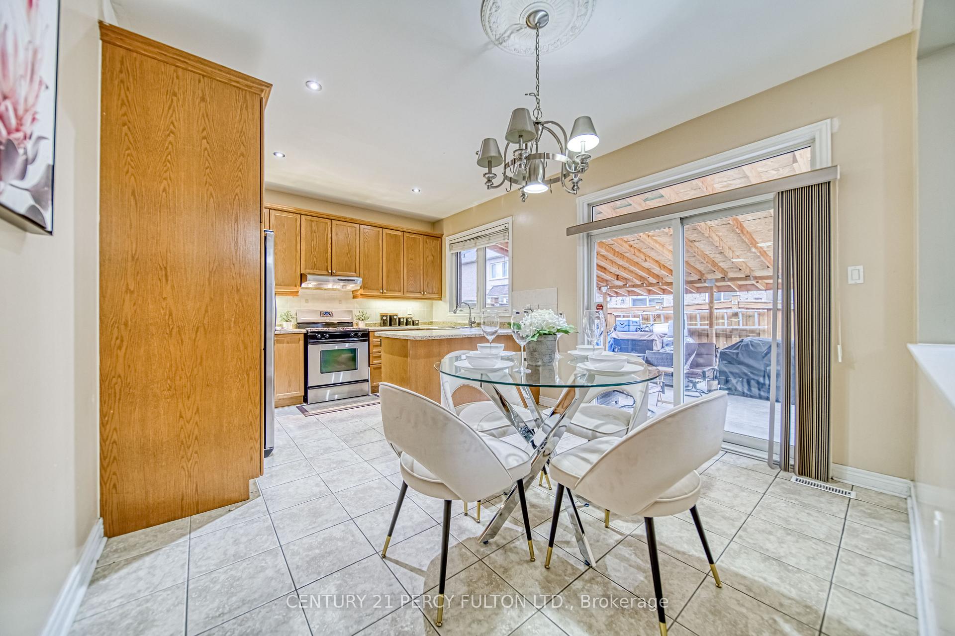 Photo 11 of 31 Watsonbrook Drive, Brampton, Sandringham-Wellington — HOMEH