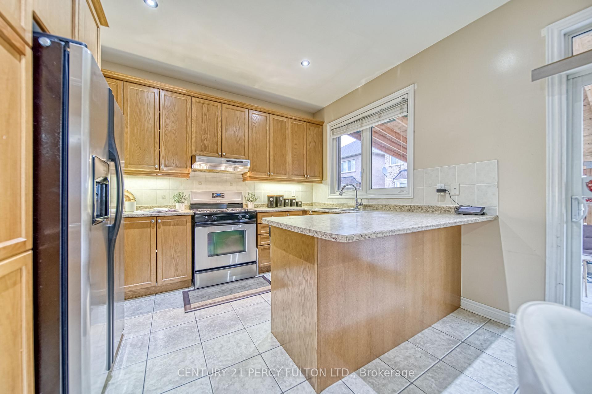 Photo 14 of 31 Watsonbrook Drive, Brampton, Sandringham-Wellington — HOMEH
