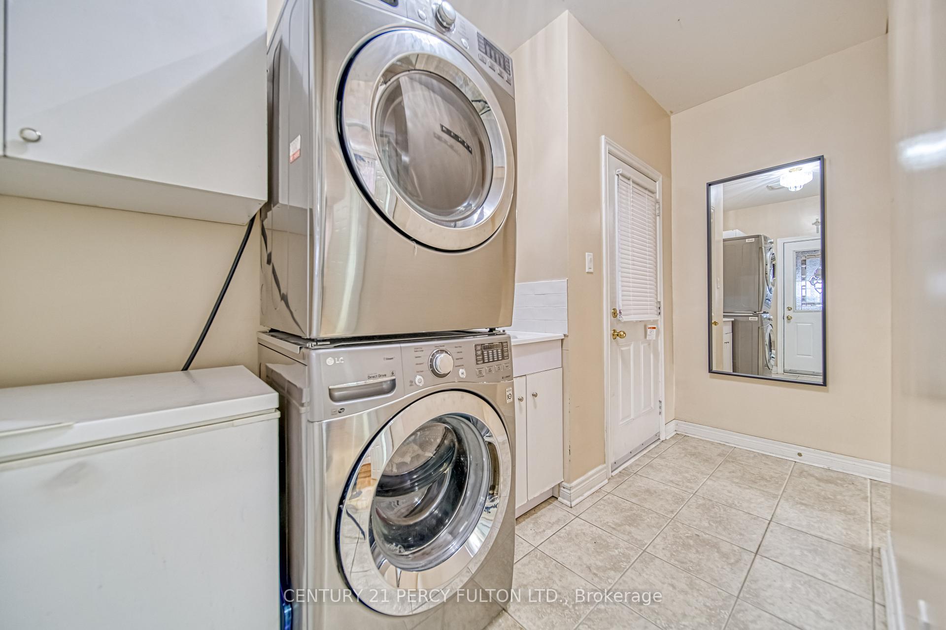 Photo 18 of 31 Watsonbrook Drive, Brampton, Sandringham-Wellington — HOMEH
