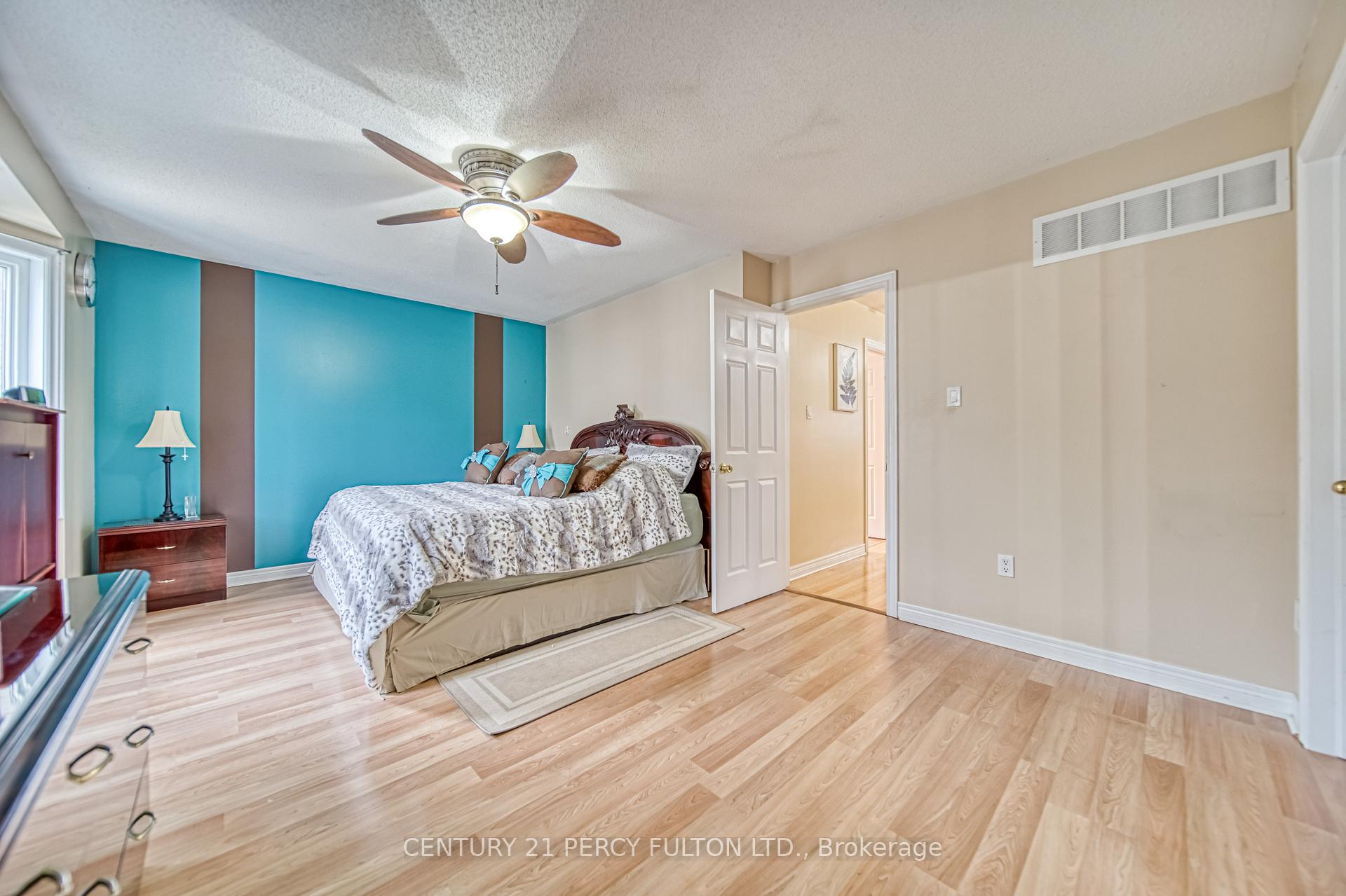 Photo 20 of 31 Watsonbrook Drive, Brampton, Sandringham-Wellington — HOMEH