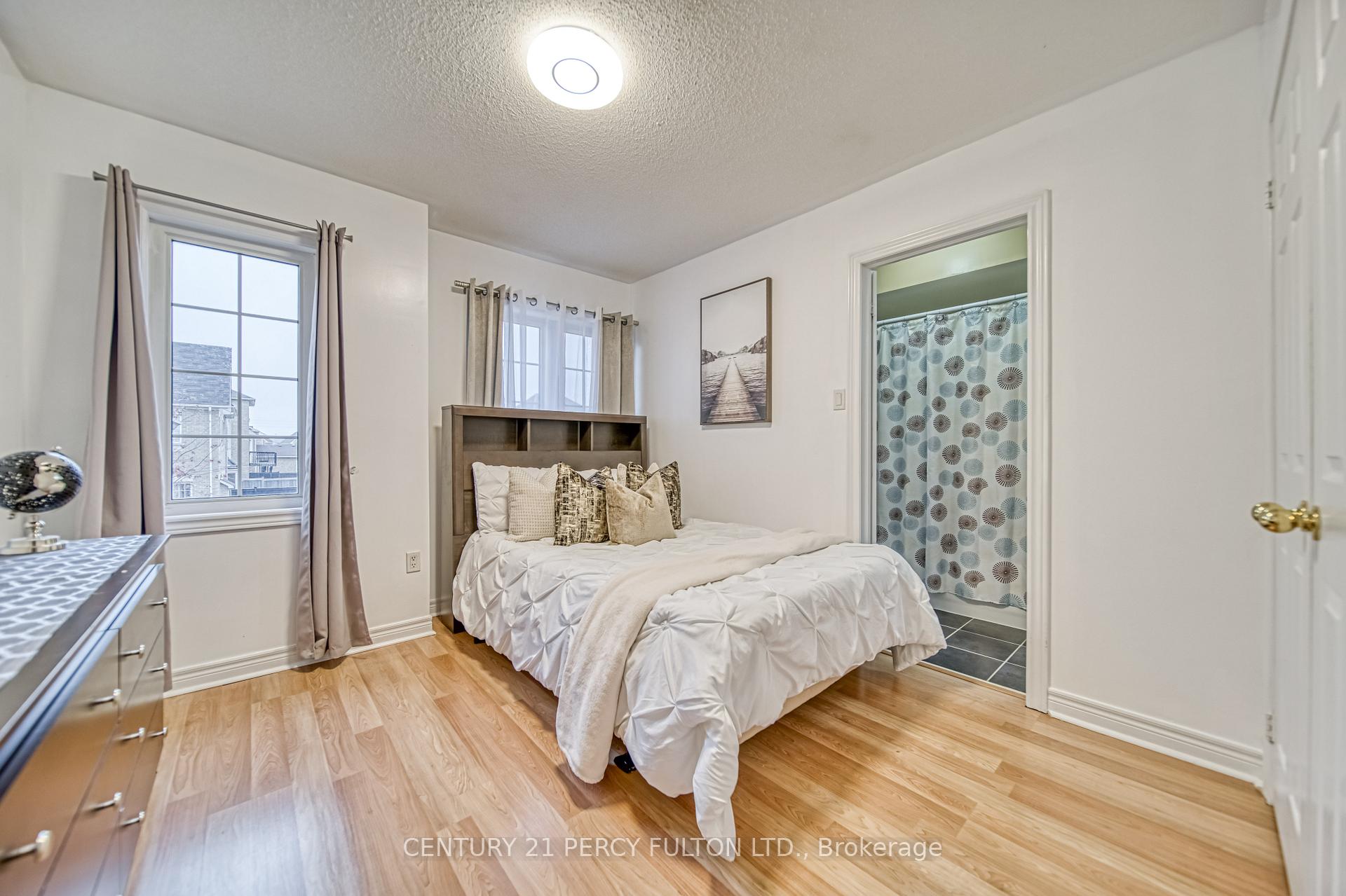Photo 26 of 31 Watsonbrook Drive, Brampton, Sandringham-Wellington — HOMEH