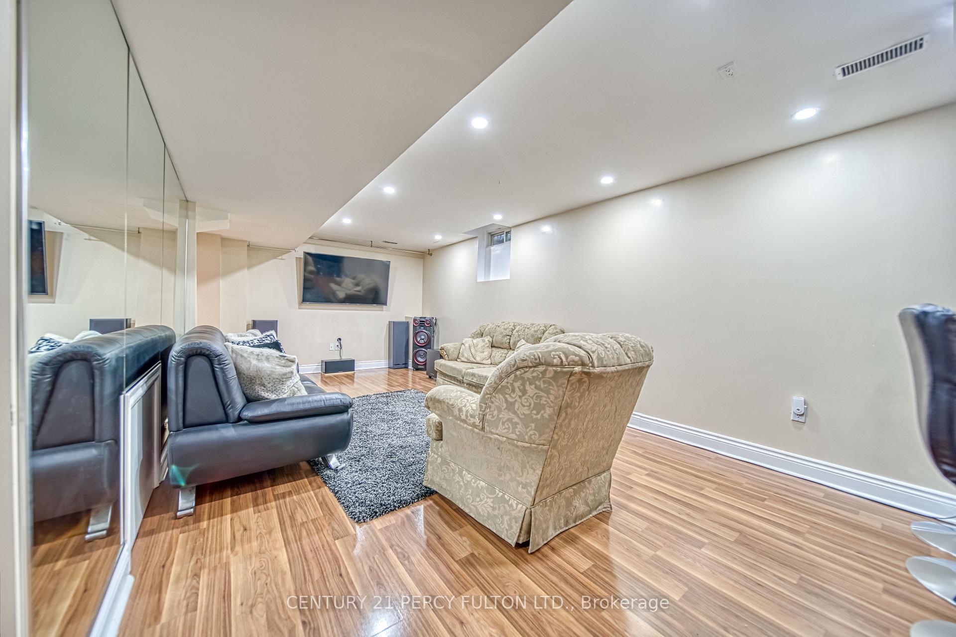 Photo 33 of 31 Watsonbrook Drive, Brampton, Sandringham-Wellington — HOMEH