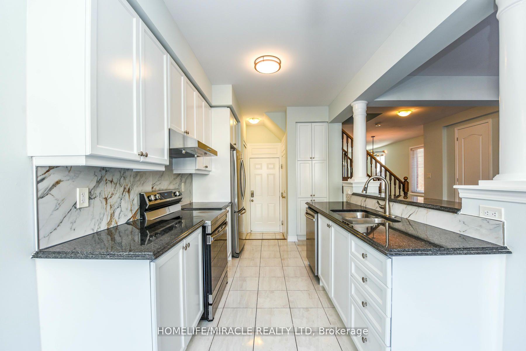 Photo 7 of 120 Benhurst Crescent, Brampton, Northwest Brampton — HOMEH