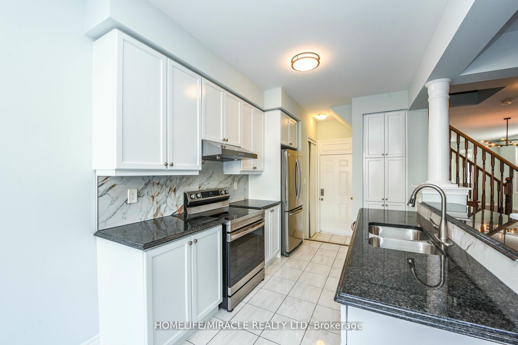 Photo 8 of 120 Benhurst Crescent, Brampton, Northwest Brampton — HOMEH