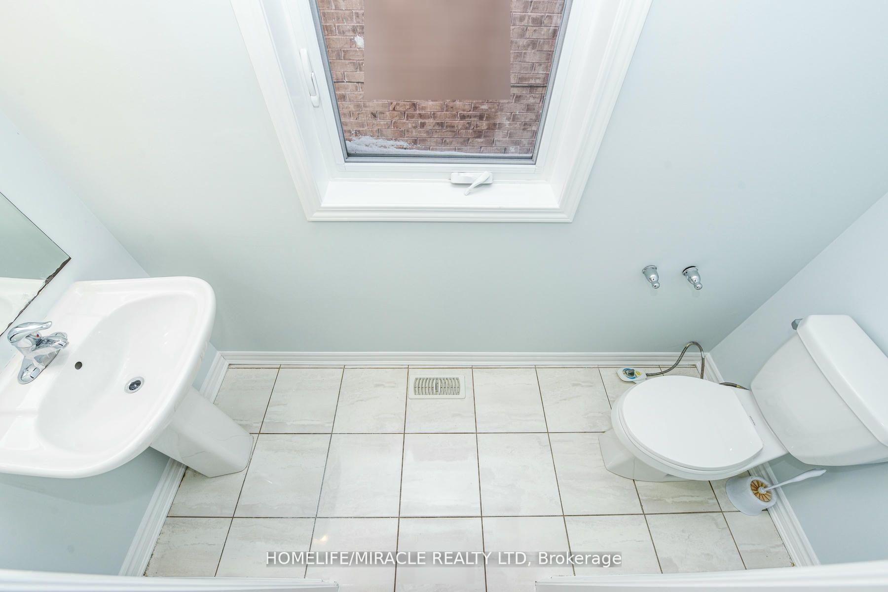 Photo 18 of 120 Benhurst Crescent, Brampton, Northwest Brampton — HOMEH
