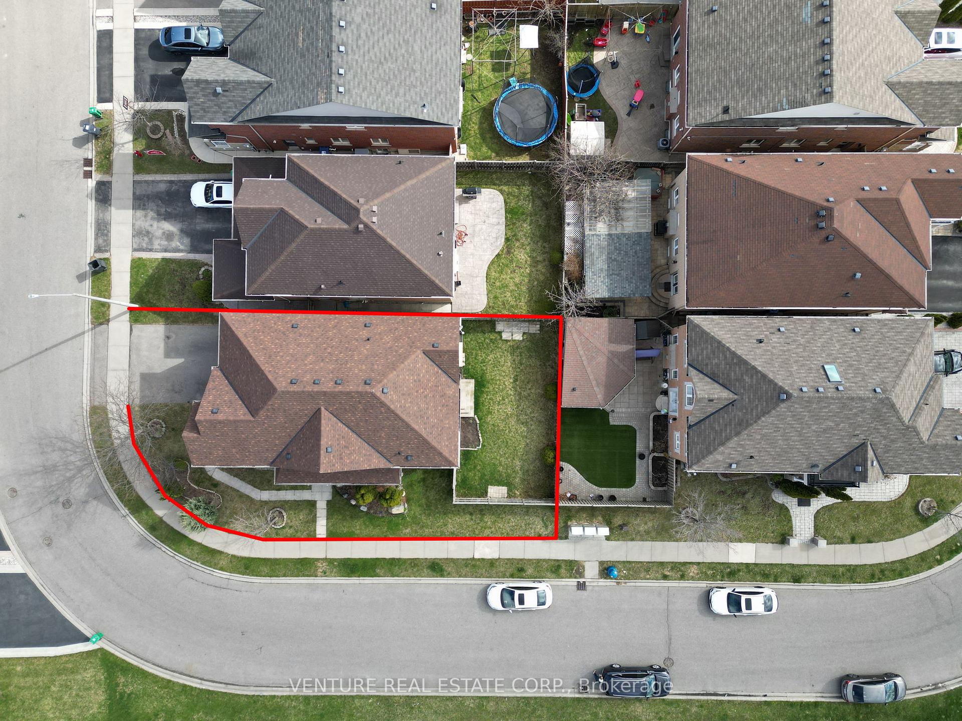 Photo 4 of 53 Chalkfarm Crescent, Brampton, Northwest Sandalwood Parkway — HOMEH
