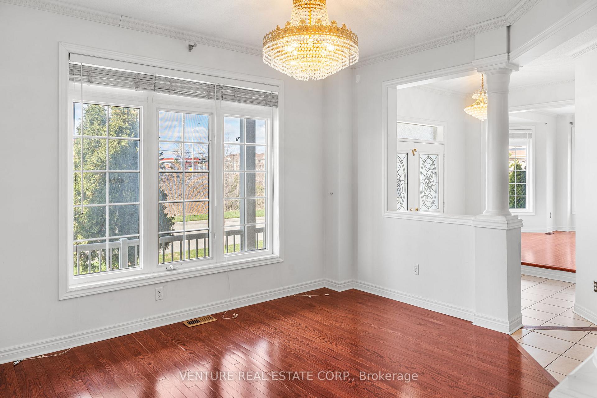 Photo 9 of 53 Chalkfarm Crescent, Brampton, Northwest Sandalwood Parkway — HOMEH
