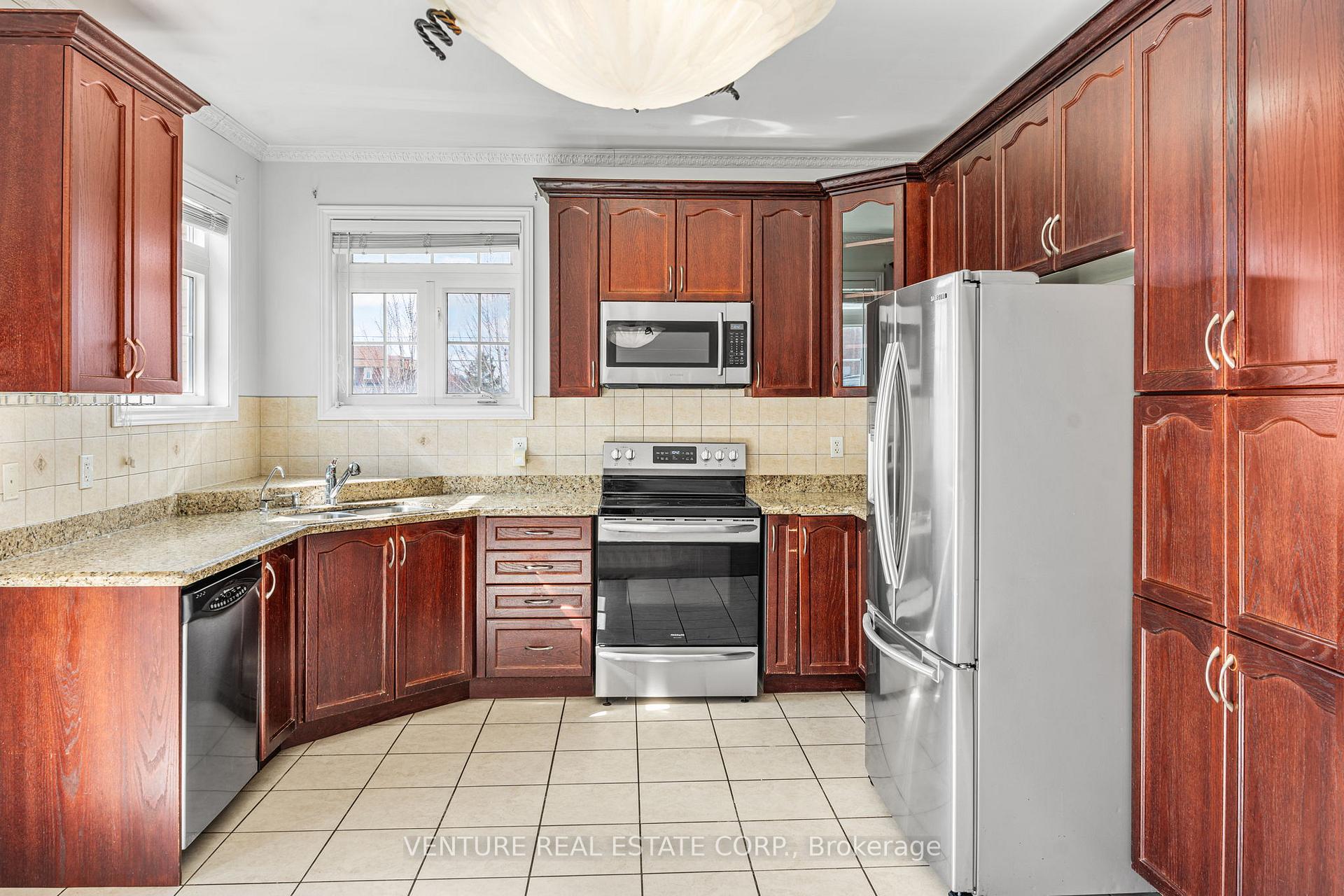 Photo 13 of 53 Chalkfarm Crescent, Brampton, Northwest Sandalwood Parkway — HOMEH