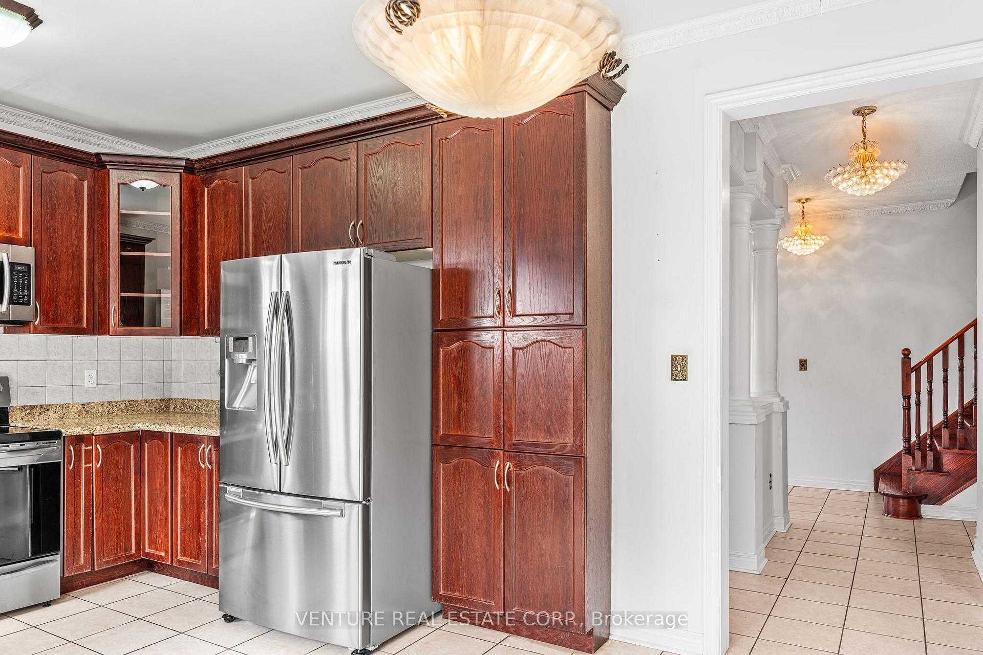 Photo 16 of 53 Chalkfarm Crescent, Brampton, Northwest Sandalwood Parkway — HOMEH