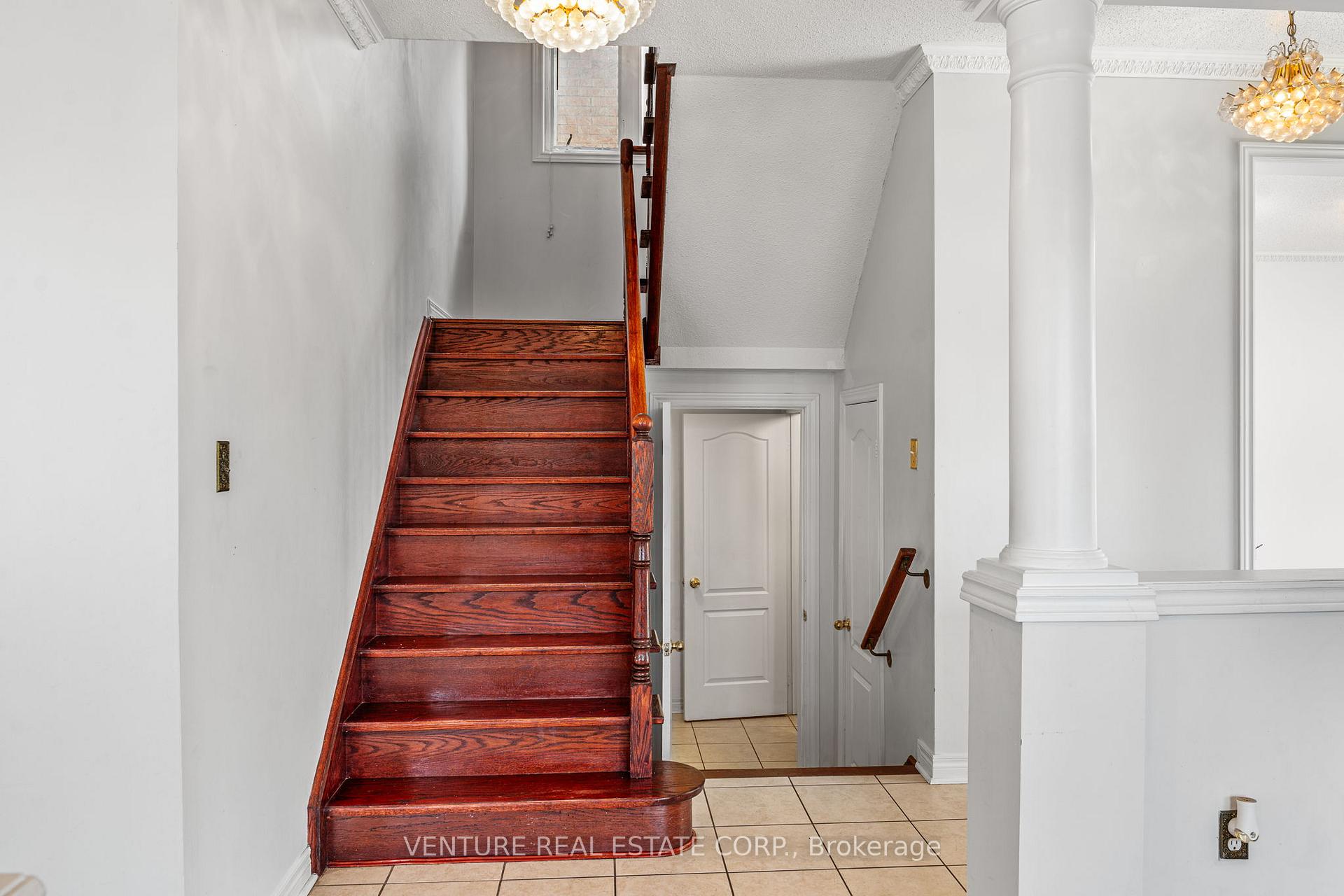 Photo 17 of 53 Chalkfarm Crescent, Brampton, Northwest Sandalwood Parkway — HOMEH