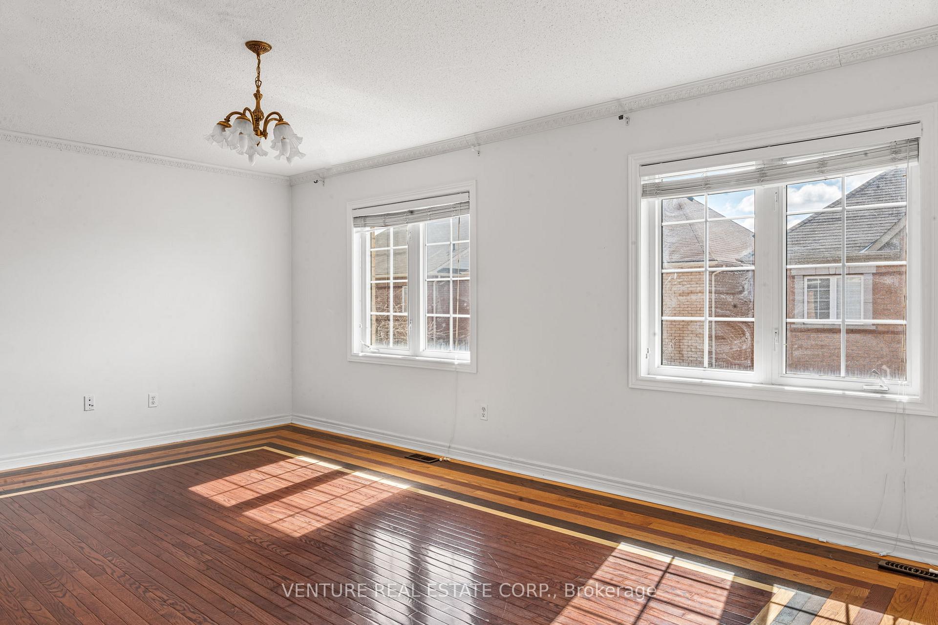 Photo 20 of 53 Chalkfarm Crescent, Brampton, Northwest Sandalwood Parkway — HOMEH