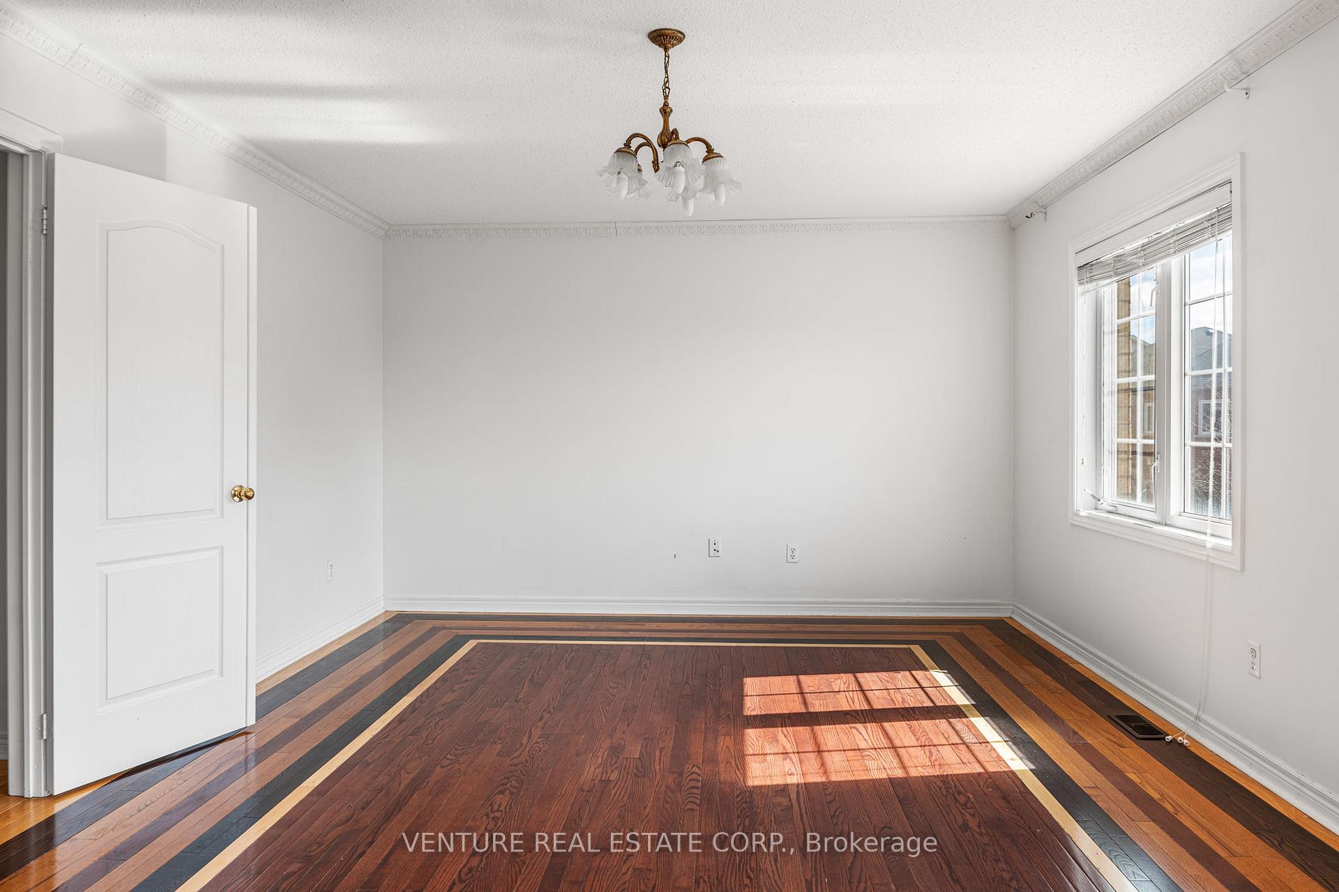 Photo 21 of 53 Chalkfarm Crescent, Brampton, Northwest Sandalwood Parkway — HOMEH