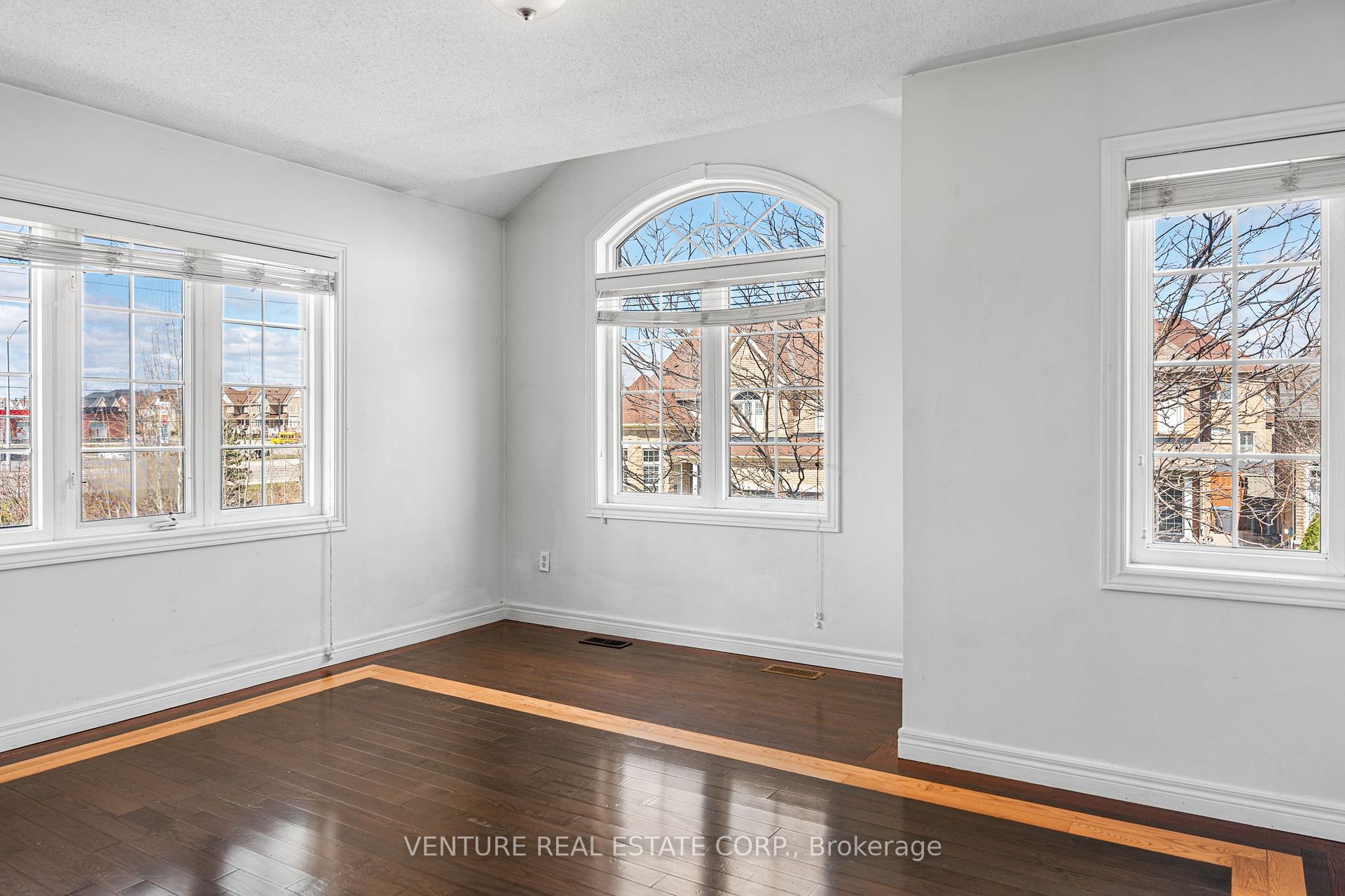Photo 26 of 53 Chalkfarm Crescent, Brampton, Northwest Sandalwood Parkway — HOMEH