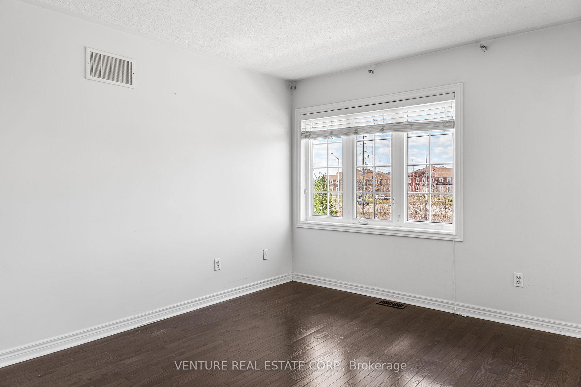 Photo 27 of 53 Chalkfarm Crescent, Brampton, Northwest Sandalwood Parkway — HOMEH