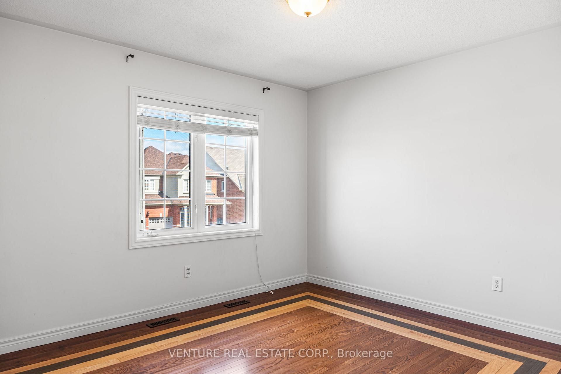 Photo 29 of 53 Chalkfarm Crescent, Brampton, Northwest Sandalwood Parkway — HOMEH